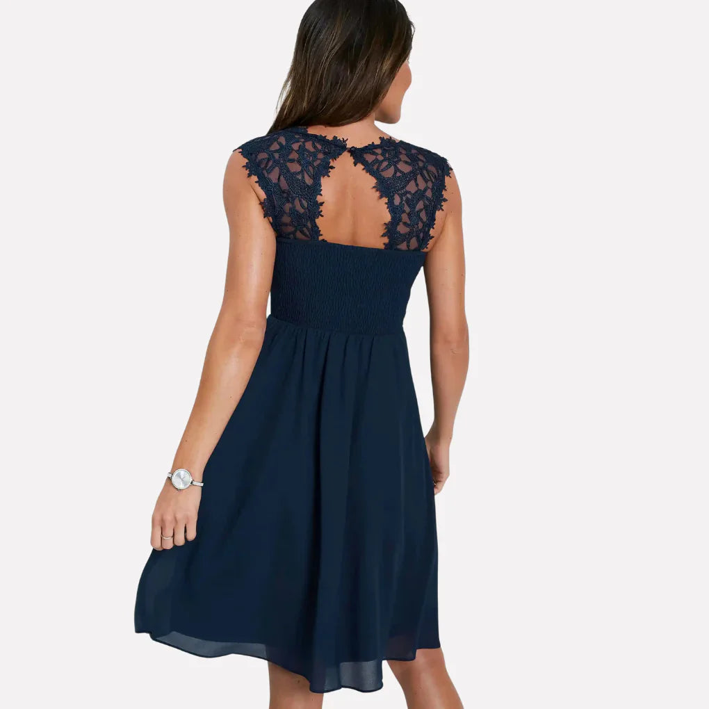 Damen Mini-Kleid – Spitzenbesatz, Tailliert & Feminin Elegant