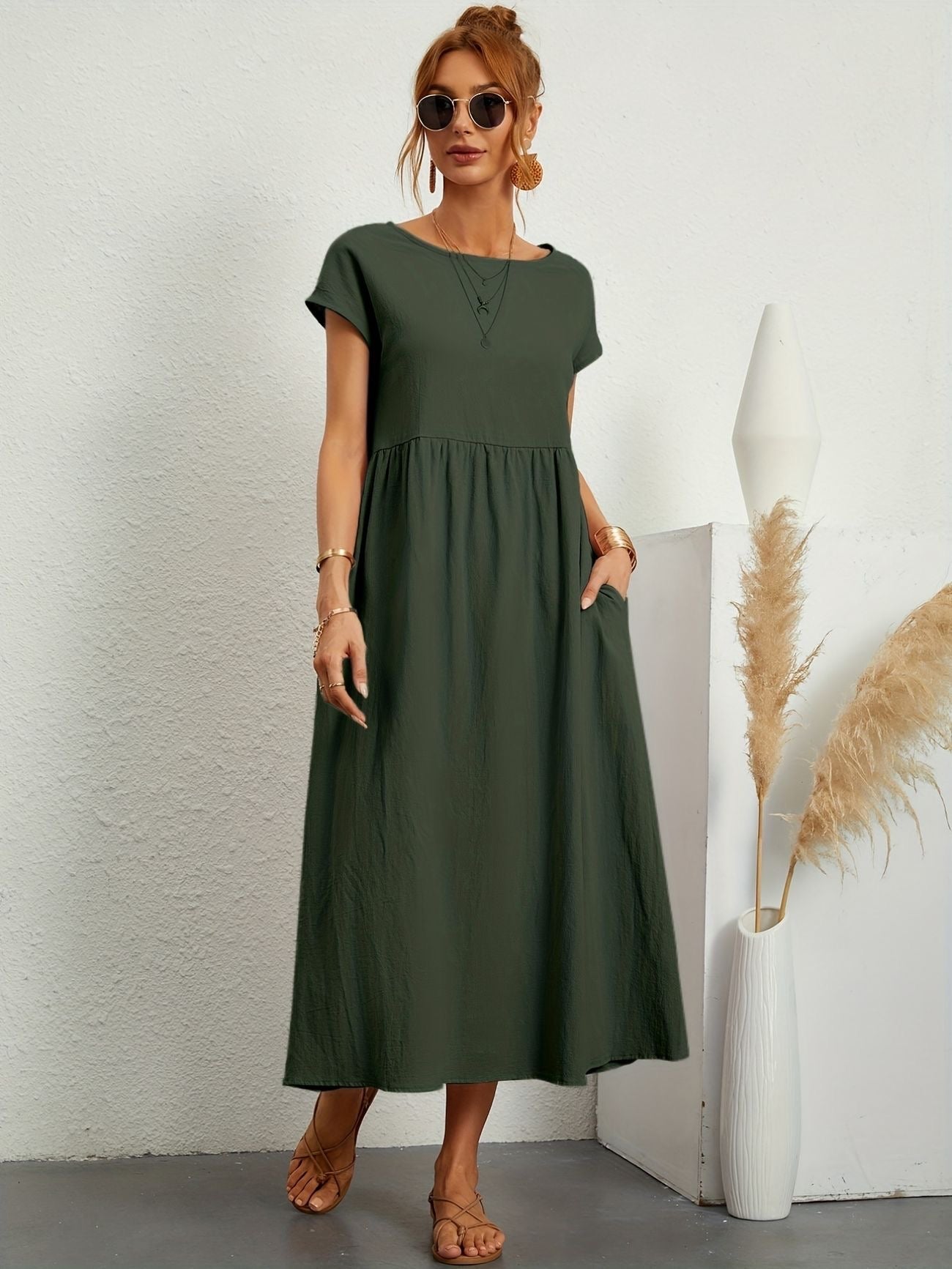 Camille | Damen Kleid mit Rundhalsausschnitt – Fliessend, Elegant & Zeitlos
